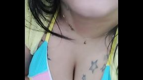 Esse meu amigo ajudou a socar a rola de borracha em mim bem gostoso ?