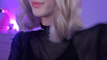 Sweet Eaton Dancing Showing Her Ass and Cock