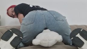 Fart in Jeans on My Plushie – Loud & Close.