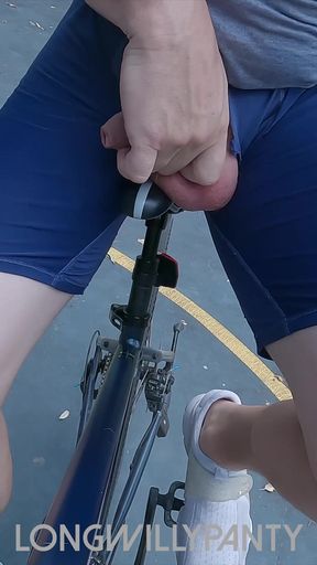 Straight guy risky public dick flash ride