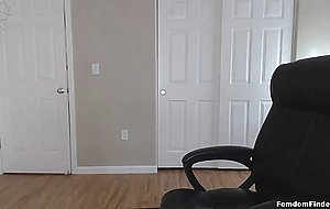 Jerk Of Instructions With Muscle Mommy