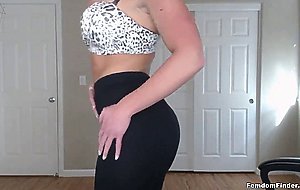 Jerk Of Instructions With Muscle Mommy