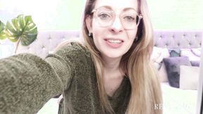 ”RevealMe  STEPMOM SEDUCTRESS’S DILDO DANCE”