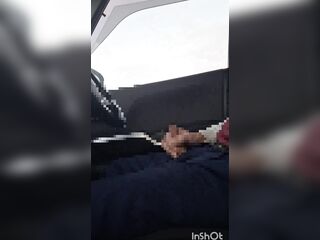 Masturbation　野外露出　見られそうなスリルが快感。車内でオナニー
