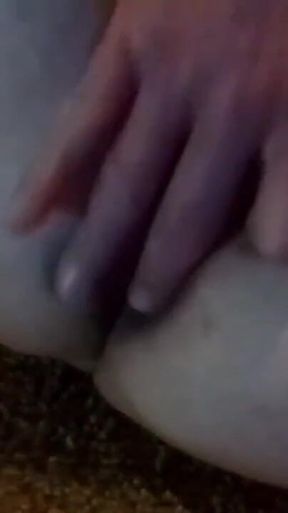 Rubbing My Puckercrackhole