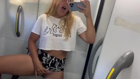 Horny girl teases her pussy with her fingers in a public bus! She has no shame!