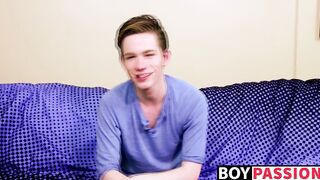 Twink interviewed before shoving fingers inside of his ass