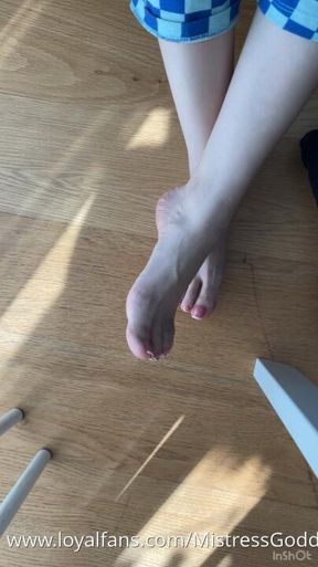 Who voted? I want a weak white boi to ruin