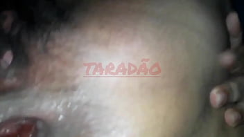 Machucando o cuzinho da puta