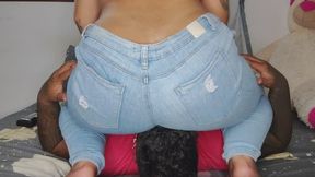 My slave wants farts in his throat, open your mouth and all my farts in jeans