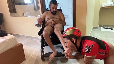 FETICHES INSANOS COM UM CADEIRANTE FOGOSO ESPECIAL