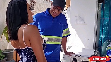 Fui fazer um trabalho na casa de uma novinha sefada que me chama para fuder e medar cú e buceta, Luana Aguiar . E . Paty Bumbum