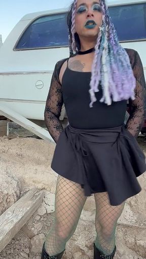 Sexy Goth Girl Takes Hot Pee