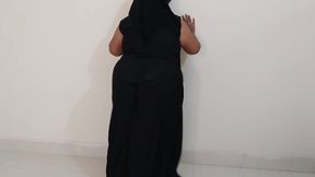 Moroccan Monica Gets Horny While Her Husband Is Not at Home, Gets Fucked by a Stranger