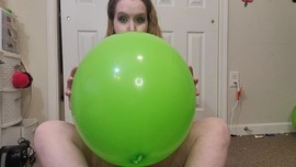 Green Punch Balloon: Inflate, Squeeze & Pop