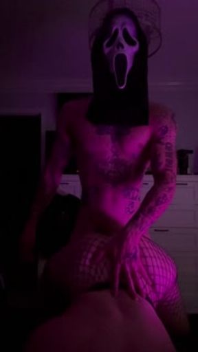 I dress as Ghostface and makes her SCREAM 😈 big booty in fishnets 💦