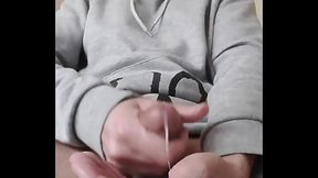 je me branle et je l&egrave_che mon jus cremeux, vid&eacute_o compl&egrave_te non flout&eacute_e