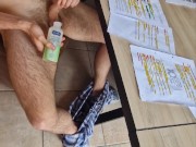 Impossible de résister à une branlette en etudiant