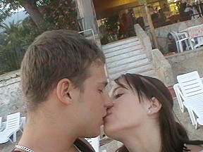 Leony April in amateur video showing a beautiful chick humping