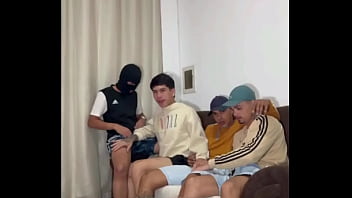 FUDENDO O NAMORADO DO AMIGO.