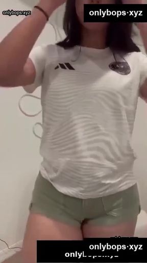 Famous teen influencer shows off her body on TikTok