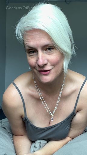 Vacation With StepMommy, She Showed Off Her Tits and Ass While Giving Me JOI To Help Me Rest