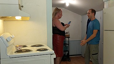 Guy Decides to Dress in Drag for the First Time