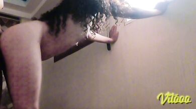 My friend shows you what it looks like on all fours, she loves semen