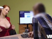 VIP4K. La rousse Isabella Lui avec des enormes sirenes a des relations