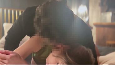 Sexy Latina gives sloppy blowjob in motel room