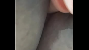 Amiga novinha de Aruj&aacute_ usando o vibrador que dei de presente - 1