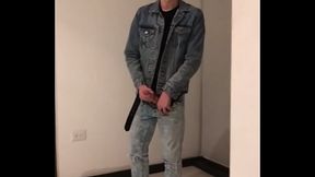 Putito masturbandose