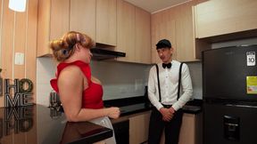 I give Do&ntilde;a Florinda a churro and the bastard swallows my milk