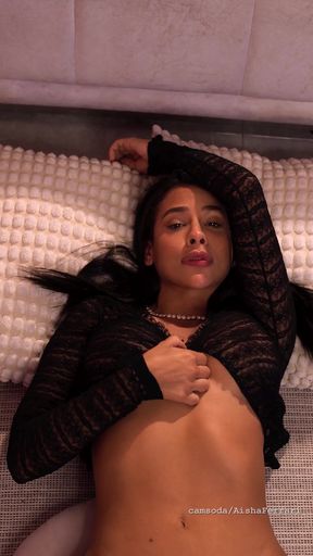 Hotty Latina goddess Aisha Ferrari teases in a cam show