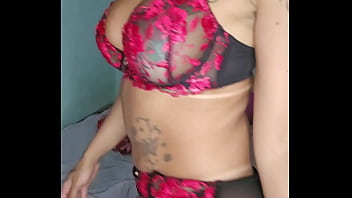 Entregador me comeu na cozinha