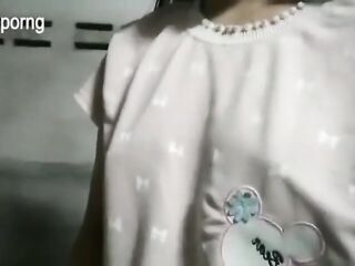 Thai Teen Beauty Show Her Breasts เปิดนมให้ดูโครตน่าจับมาดูด