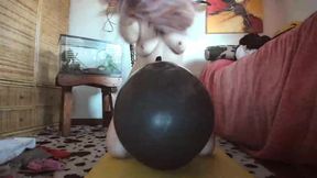 Black Latex Domination: Giant Balloon Inflation and Nicoletta's Sensual Clutch