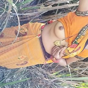 New best indian desi Village bhabhi outdoor pissing porn