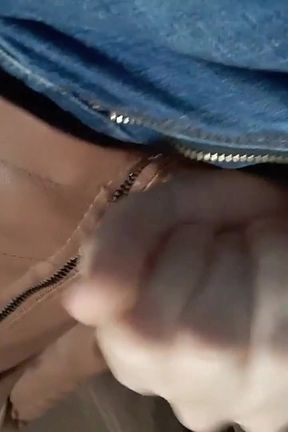 Fag edging in leather jacket