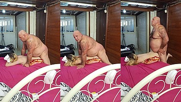 NOVINHA QUANDO SAI DAS FESTA VEM PASSAR A NOITE COM O VELHO GOSTOSO