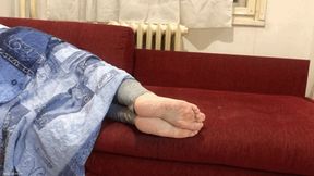 NAPPING TICKLE ROOMMATE SMALL FEET - MOV HD