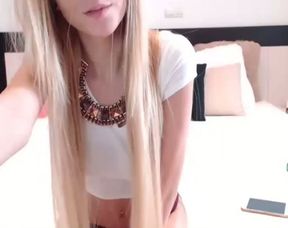 This camgirl is just amazing and the way she sucks her sex toy is a must see