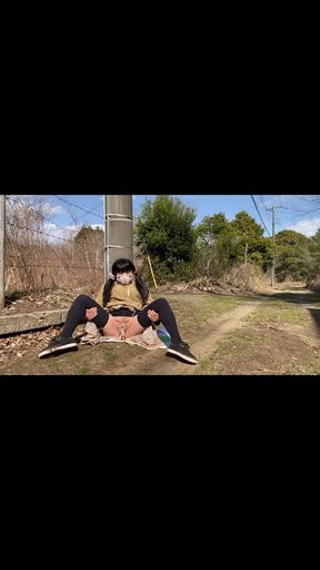 No.134 Tacky Pussy-exposing Walk