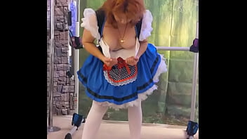 Hotwife Steffi halloween dirndl pussy dance