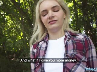 Public Agent This playgirl will miss her flight but she takes wang