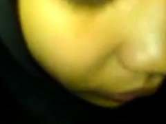 Indonesian- nining jilbab goyang