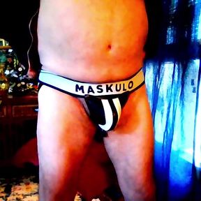 Bear Jerks on Webcam with Maskulo Jock on