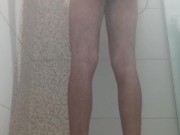 teen twink sexy white 18 anos tomando banho molhadinho