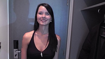 27-1 Babe fucks for cumshot