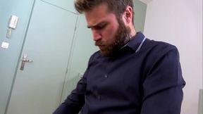 Une porte s'_ouvre avec la timide Laeticia, 23ans !